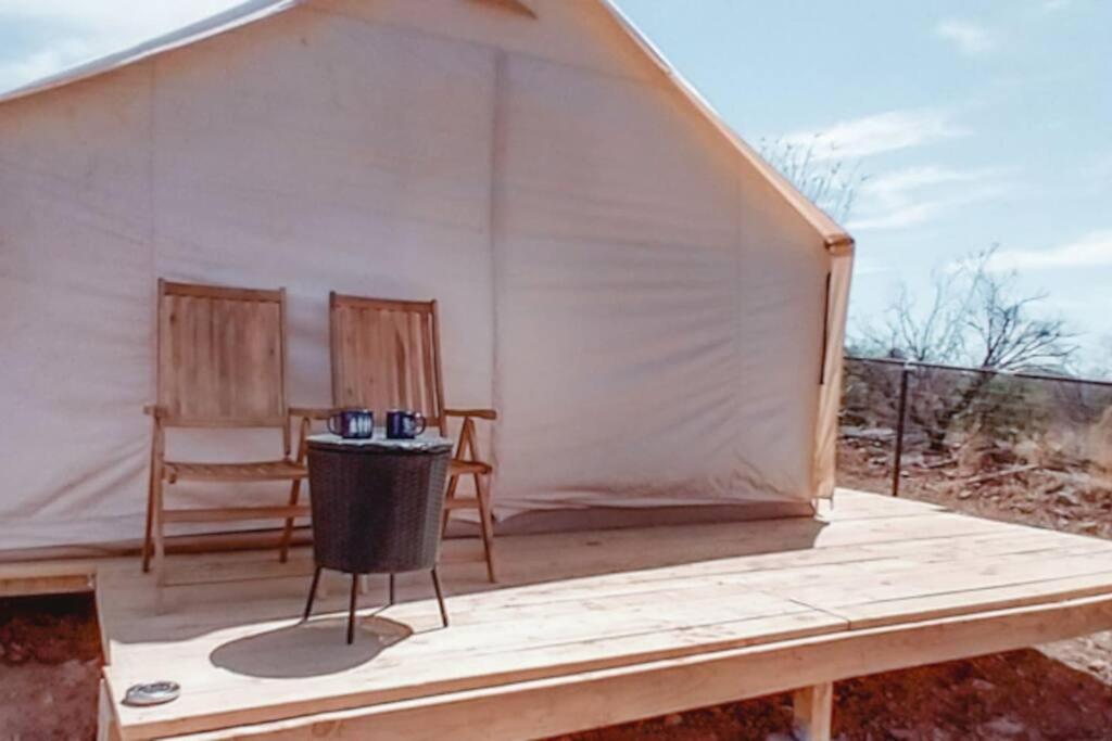 Silver Spur Homestead Luxury Glamping - The Cowboy Tombstone Dış mekan fotoğraf