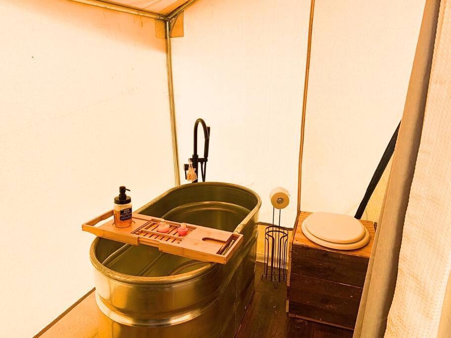 Silver Spur Homestead Luxury Glamping - The Cowboy Tombstone Dış mekan fotoğraf